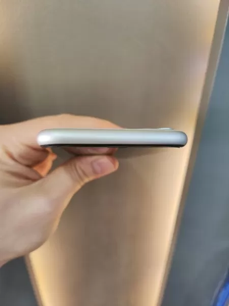 İphone 11 128 GB Beyaz - İkinci El Görseli - 6