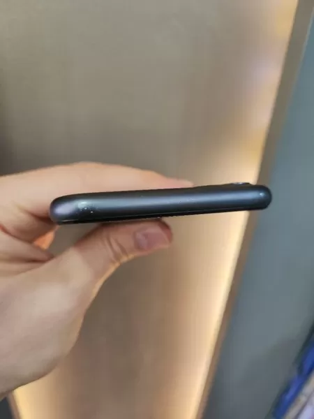 Apple iPhone 11 128 GB Siyah - İkinci El Görseli - 6