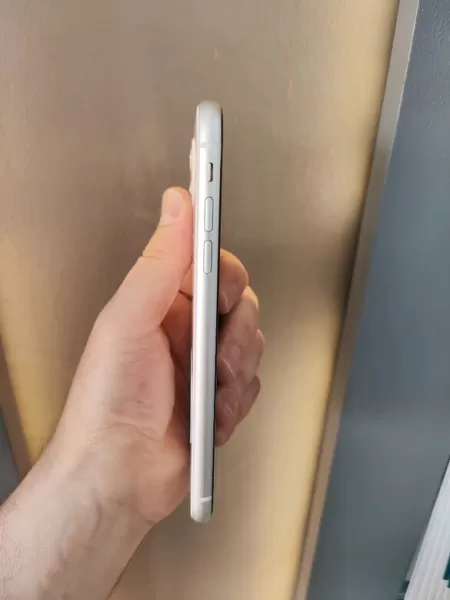 Apple iPhone 11 64 GB Görseli - 4