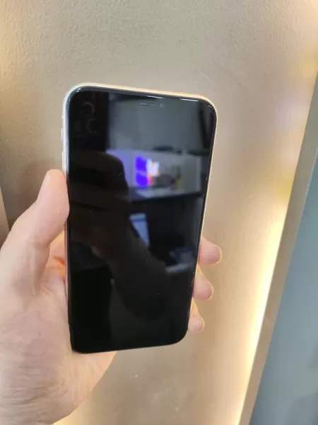 İkinci El Apple iPhone 11 64 GB Beyaz Görseli - 2