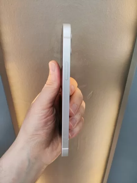 Apple iPhone 12 128 GB, Pil 77, Orjinal Görseli - 3