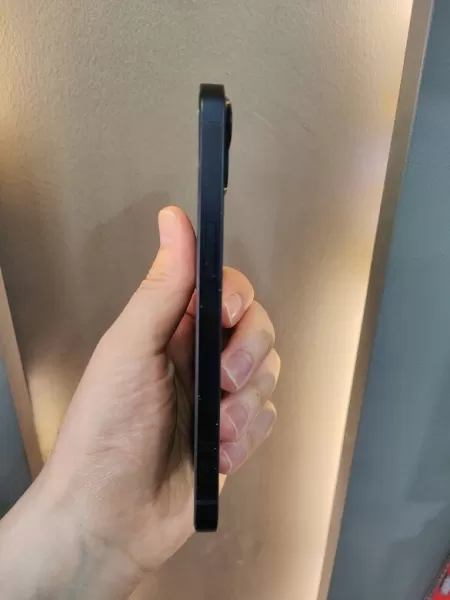 Apple iPhone 13 128 GB Mavi Görseli - 3