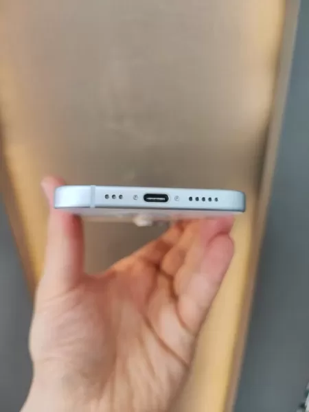 Buz Mavi iPhone 15 128 GB - 21 Ay Garanti Görseli - 5