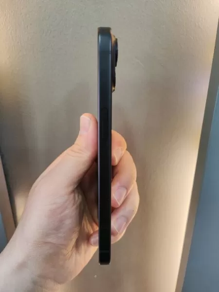 iPhone 15 128 GB | %96 Pil | 19 Ay Garantili | Kutulu Faturasıyla Görseli - 3
