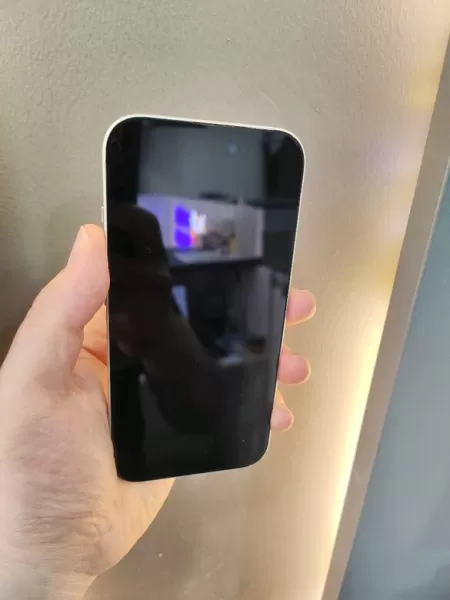 Apple iPhone 15 128 GB, Yenilenmiş, 85 Pil Sağlığı Görseli - 2