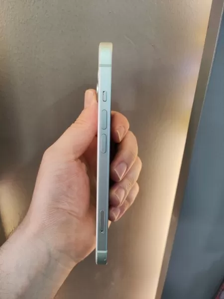 Apple iPhone 15 128 GB, Yenilenmiş, 85 Pil Sağlığı Görseli - 4
