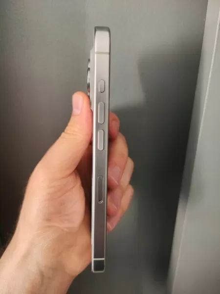 Apple iPhone 15 Pro 128 GB Natürel Titanyum - 2 Ay Garantili Görseli - 4