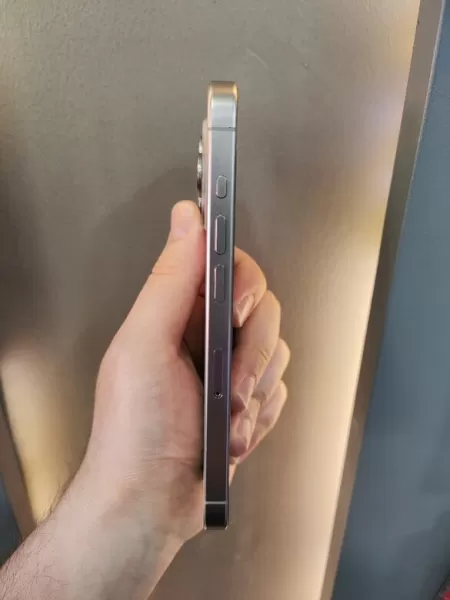 Kutulu İkinci El iPhone 15 Pro 128 GB - Natürel Titanyum Görseli - 4