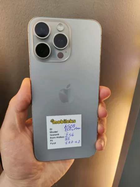 Apple iPhone 15 Pro Max 256 GB Natürel Titanyum - İkinci El