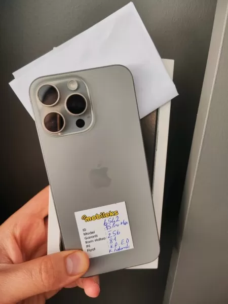Apple iPhone 15 Pro Max 256 GB - Natürel Titanyum - İkinci El