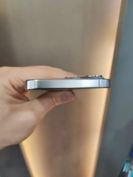 Sorunsuz İkinci El iPhone 15 Pro Max 256 GB Görseli - 6