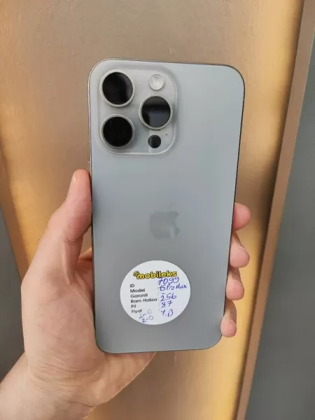 Orijinal iPhone 15 Pro Max 256 GB Natüral Titanyum - İkinci El