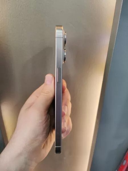 iPhone 15 Pro Max 256 GB Satılık - Natürel Titanyum Görseli - 3