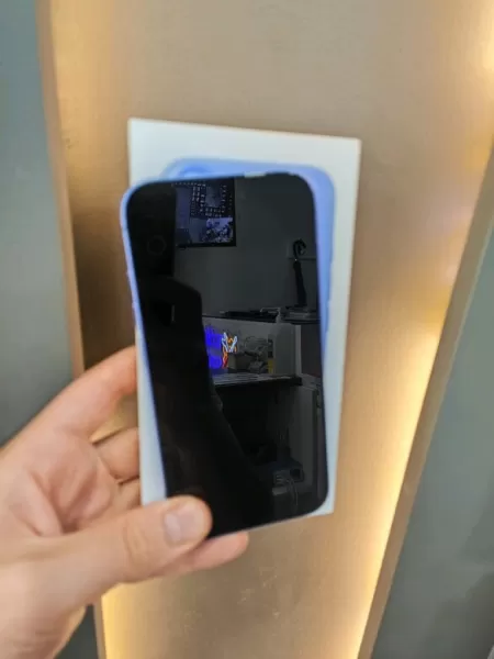 Kutulu Sorunsuz Full Orijinal iPhone 16 128 GB Görseli - 3