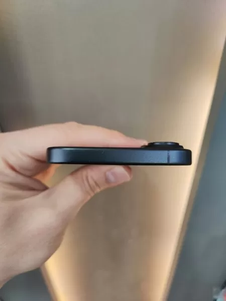 İkinci El Apple iPhone 16 128 GB Siyah Görseli - 6
