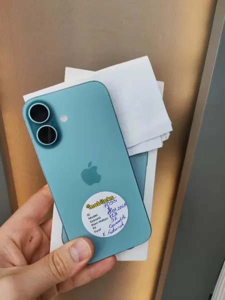 Apple iPhone 16 128 GB - İkinci El