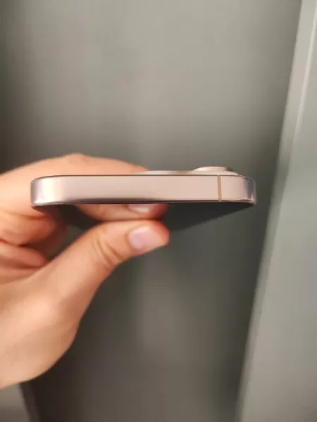 Apple iPhone 16 Pro 128 GB Çöl Titanyum Görseli - 6
