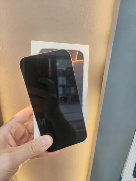 iPhone 16 Pro Max 256 GB Çöl Titanyum Görseli - 2