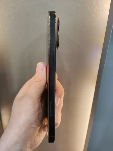 Apple iPhone 16 Pro Max 256 GB Siyah İkinci El Görseli - 3